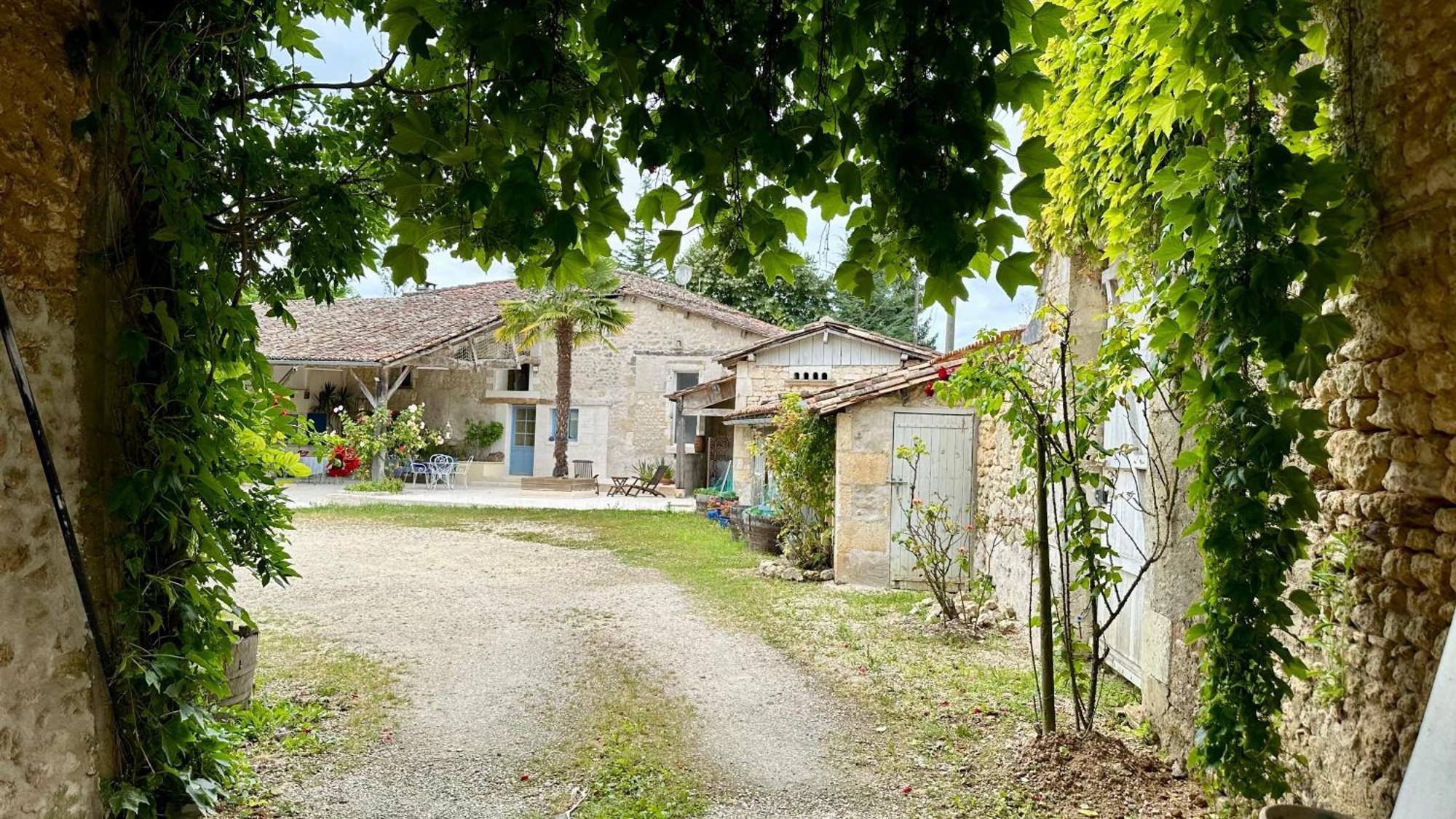 Le Clos Beldane Bed & Breakfast Le Tatre Exterior photo